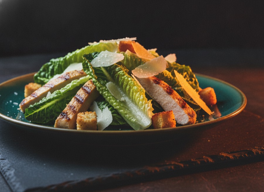 Caesar Salat mit Hähnchen